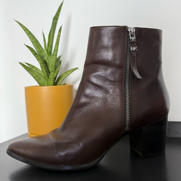 Michael Kors brown leather Dawson pointed toe ankle boots - size 9.5 - Picture 1 of 5